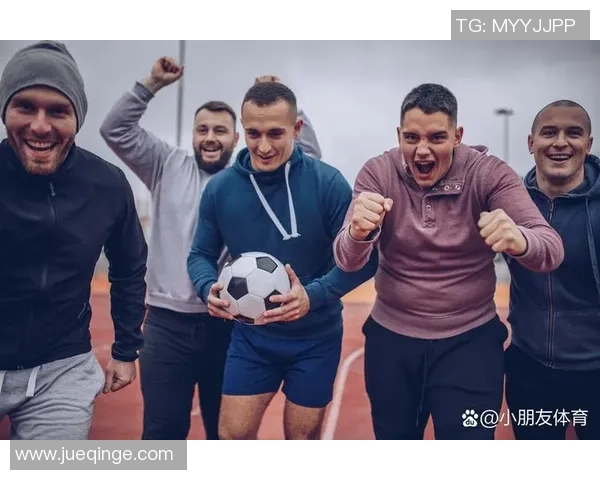 足球场上小孩紧抱偶像球星画面感人引发热议彰显球迷纯真情感